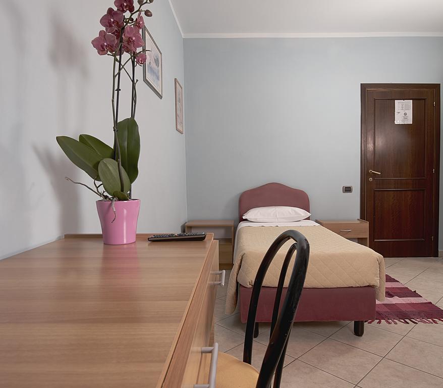 Il Melograno Hotel Foligno Bagian luar foto